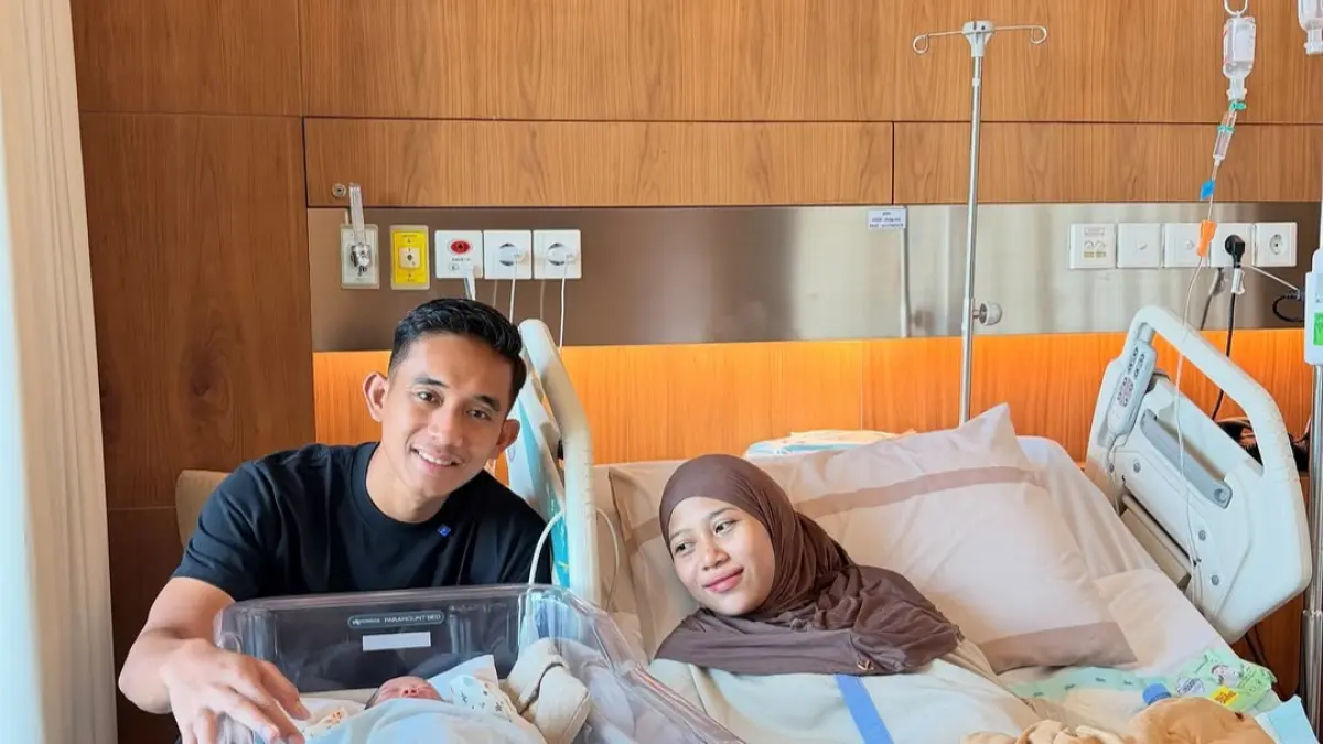 Momen Istri Rizky Ridho melahirkan anak pertamanya (Foto: Instagram @rizkyridhoramadhani) 