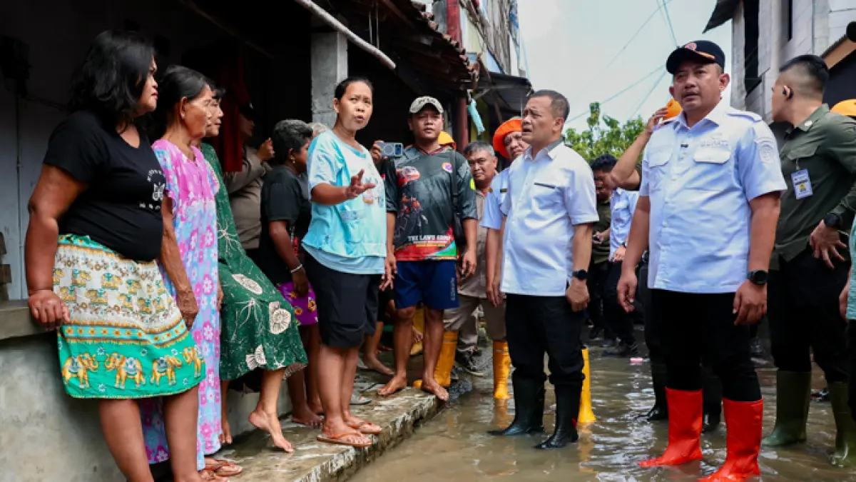 Gubernur Jateng Ahmad Luthfi, turun langsung meninjau lokasi banjir di Desa Ngringo, Karanganyar, Rabu (5/4/2026). (PEMPROV JATENG UNTUK RADAR KUDUS)