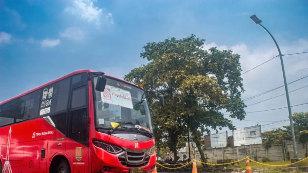 Pemkot gratiskan naik BRT untuk warga dalam rangka Hari Jadi Kota Semarang 