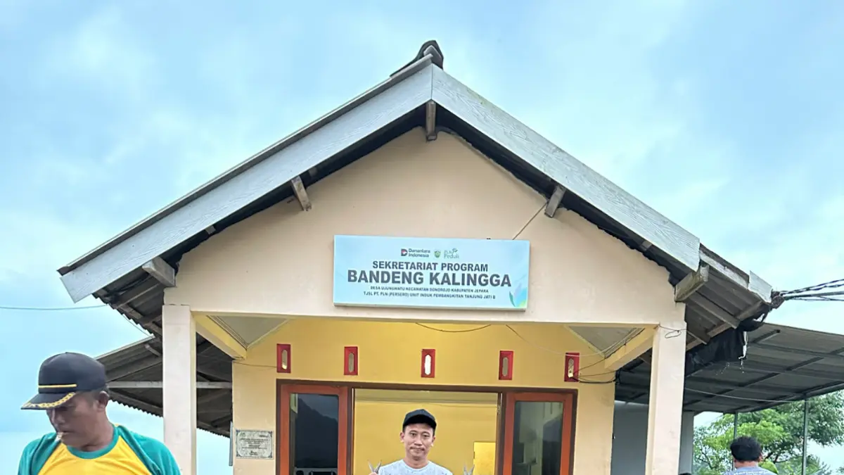 MELIMPAH: Panen hasil  tambak Bandeng Kalingga, program TJSL PLN UIK Tanjung Jati B untuk mengembangan perekonomian masyarakat pesisir.