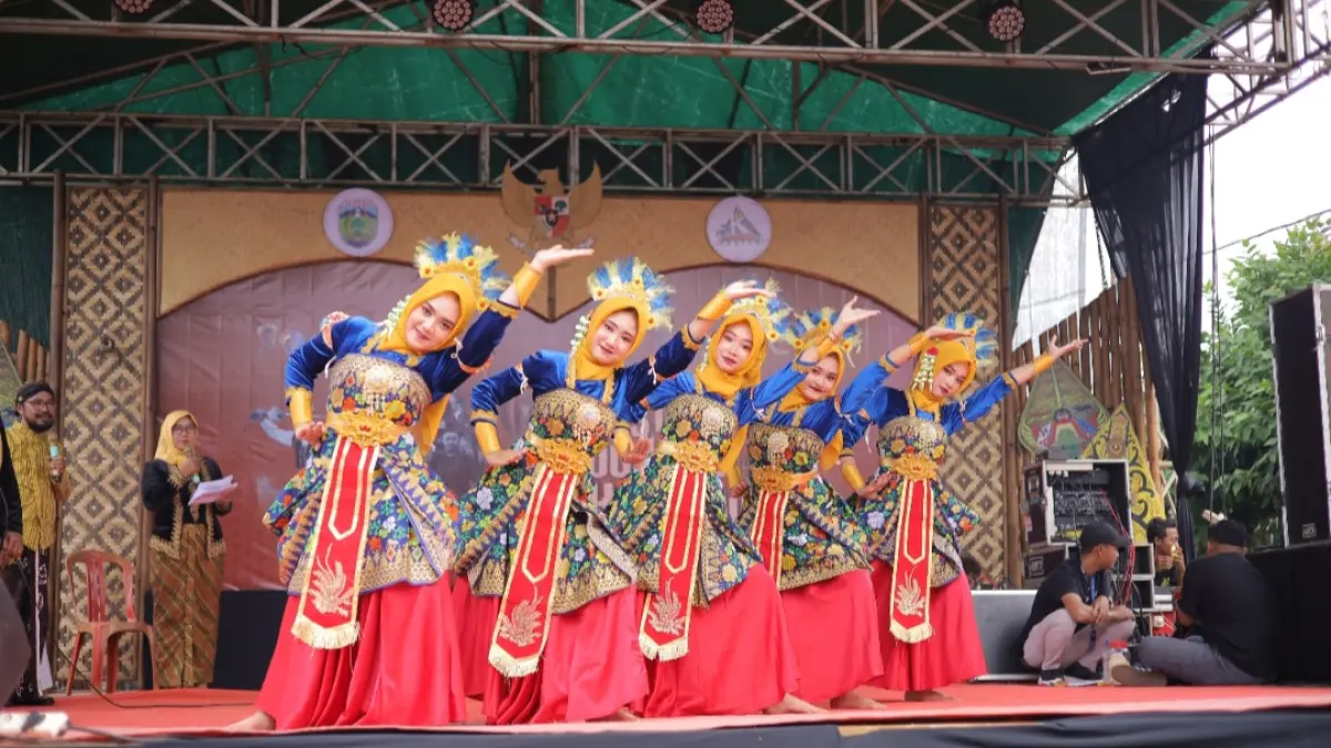 MERIAH: Para penampil dalam Festival Kulturing 2026 pada Minggu (29/4). 