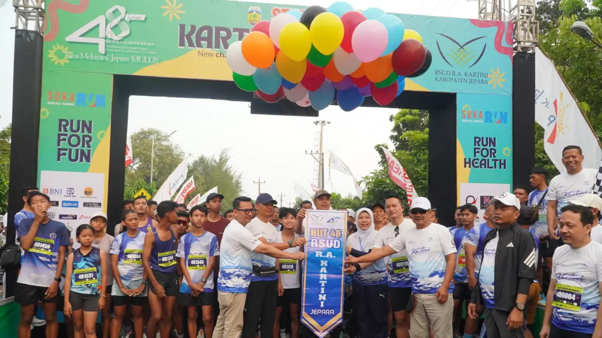 START: Pembukaan Kartini Fun Run di kampus Undip Jepara dalam rangka ulang tahun ke-48 RSUD RA Kartini. 