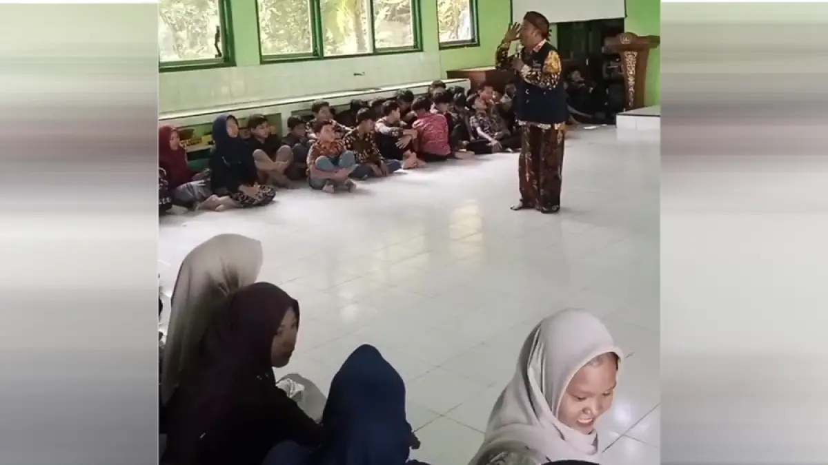  SMP Negeri 2 Batealit menggelar kegiatan bertajuk fun game literasi 