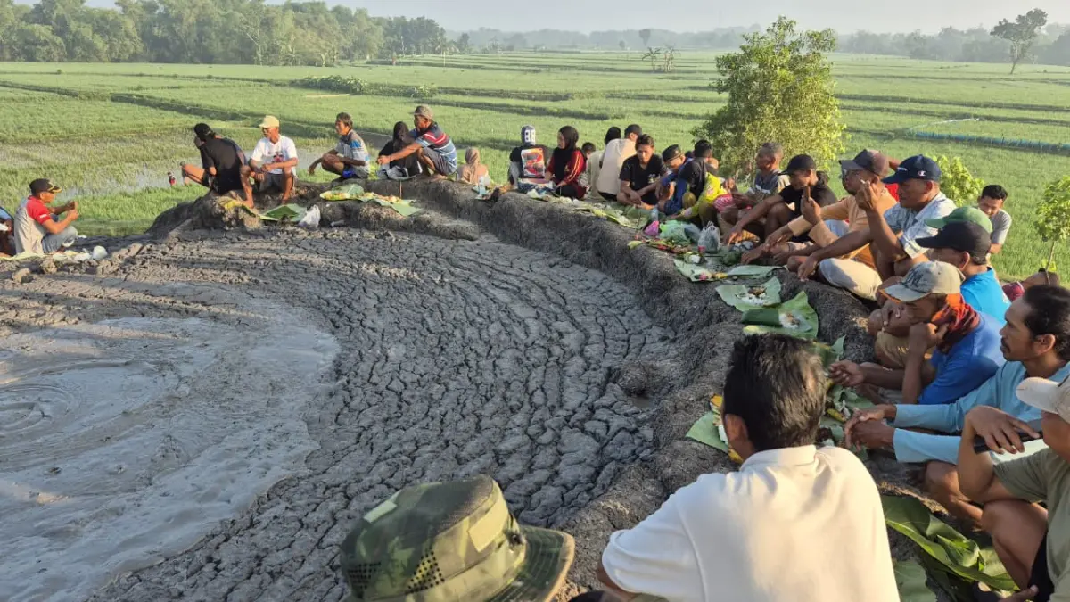 BUDAYA: Nguri-uri sedekah bumi, warga Dusun Medang Desa Sendangrejo Kecamatan Kradenan gelar selamatan dan sembelih sapi.