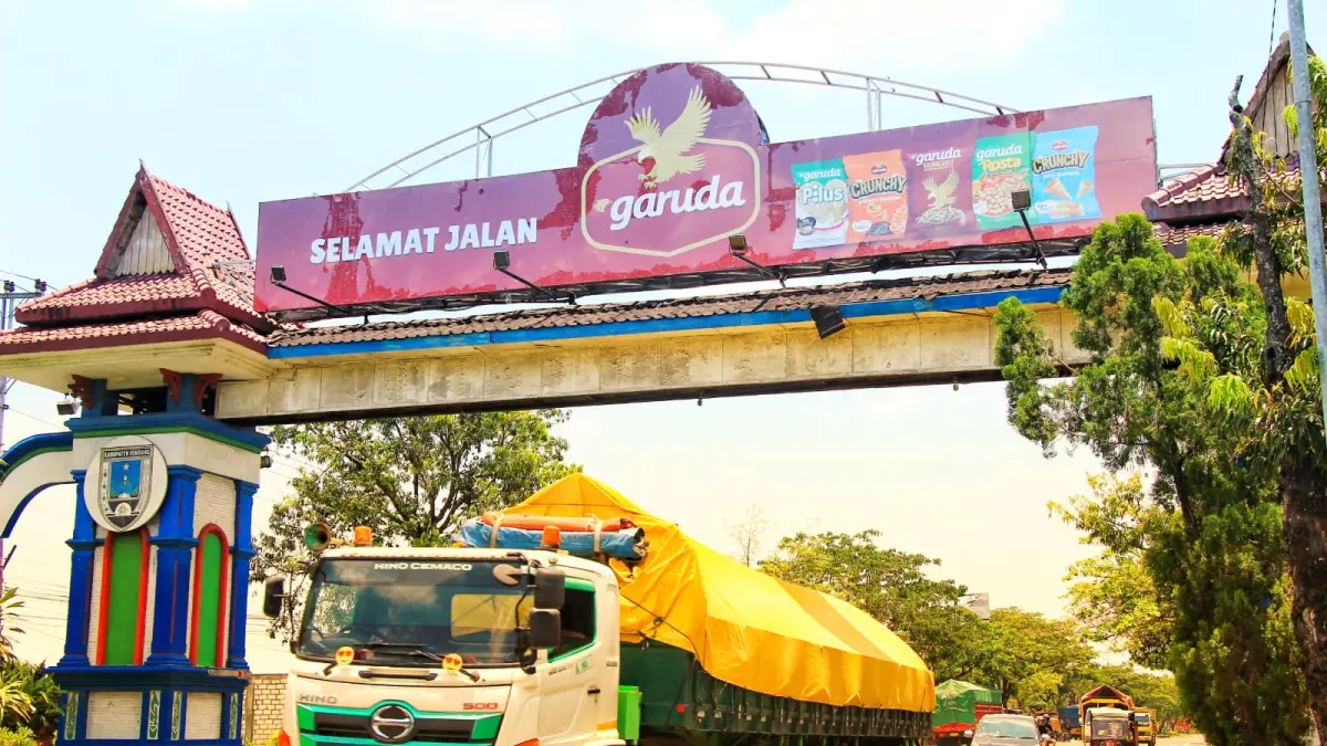 WISNU AJI/RADAR KUDUS

TUNGGU KEPASTIAN:&nbsp; Tugu batas kota Rembang di Jalan Gajahmada, Rembang ke depan digeser lokasinya ke Jalan Pantura Kaliori.&nbsp;