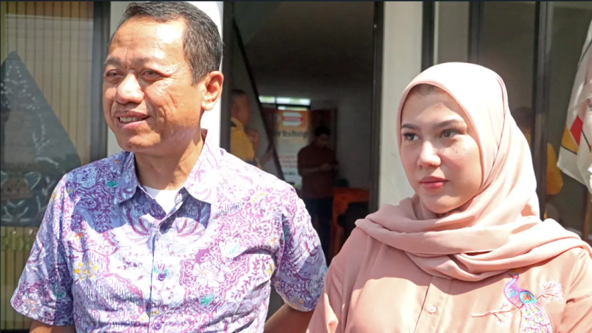 Bupati Kudus Sam’ani Intakoris bersama Wakil Bupati Bellinda Putri Sabrina Birton 