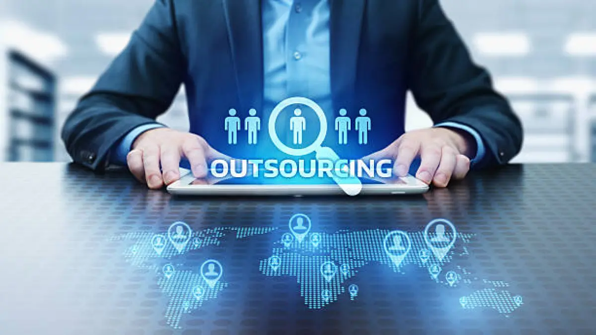 Kemnaker Resmi Batasi Outsourcing Hanya pada Enam Sektor Penunjang.