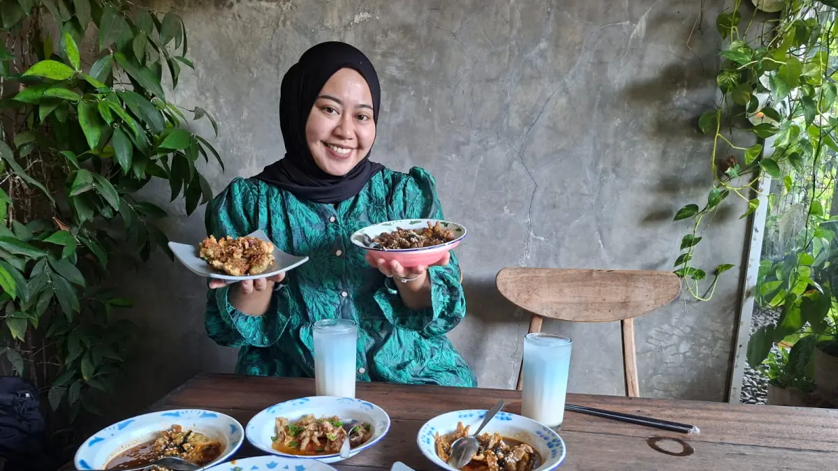 LEZAT: Aneka varian rasa ceker tanpa tulang siap disajikan dan disantap, kemarin. (ANDIKA TRISNA SAPUTRA/RADAR KUDUS)