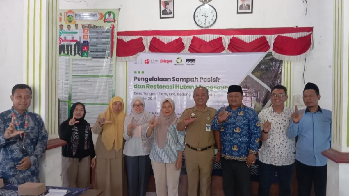 SINERGI: Sosialisasi penanganan sampah dan abrasi di Desa Tanggultlare. 
