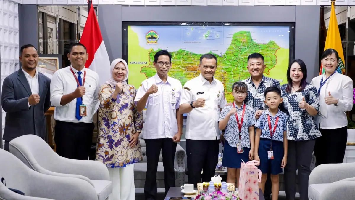 Albert Ang dan Aimee Ang mengharumkan nama Indonesia di panggung internasional lewat prestasi di bidang matematika dan seni olahraga, serta mendapat apresiasi langsung dari Gubernur Jawa Tengah, Ahmad Luthfi.