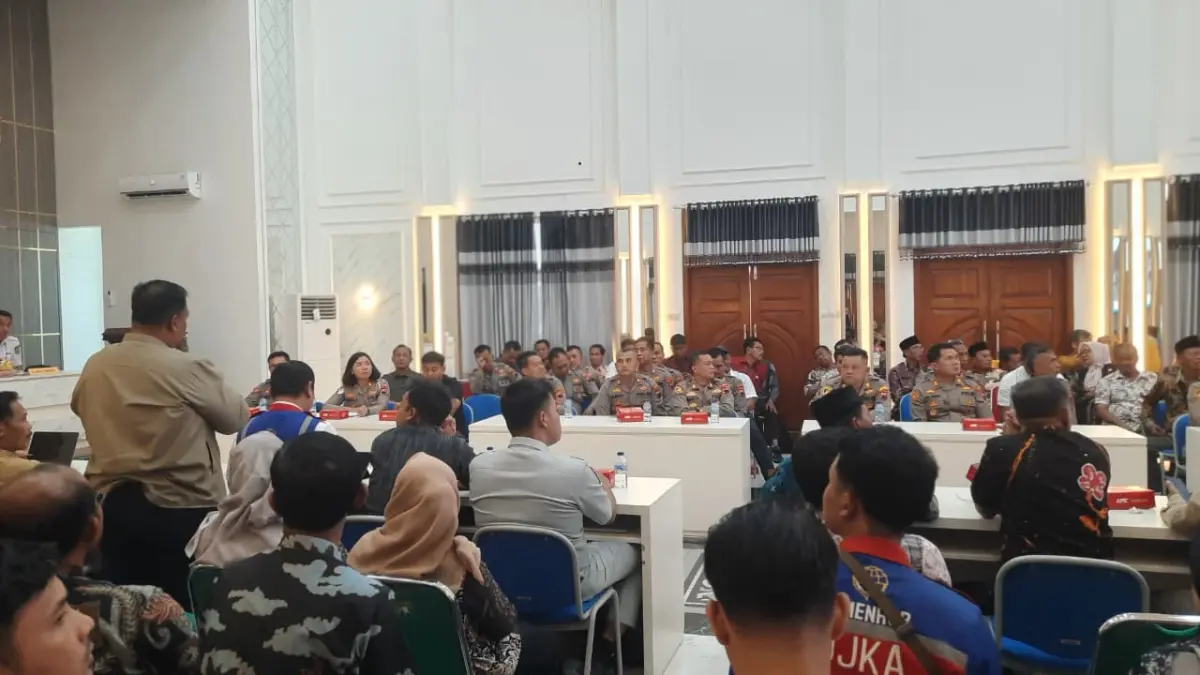 RAKOR: Rakor perlintasan sebidang melibatkan lintas instansi di Aula Janauragan Polres Grobogan. (INTAN MAYLANI SABRINA/RADAR KUDUS)