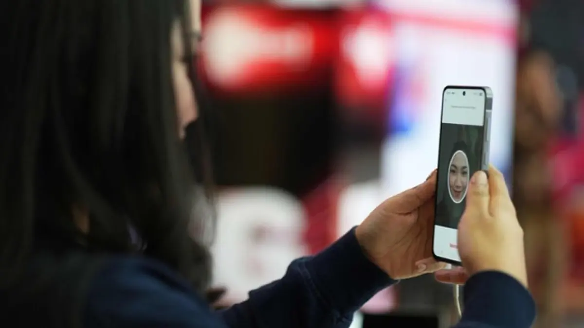 Registrasi pelanggan berbasis biometrik pengenalan wajah (face recognition)