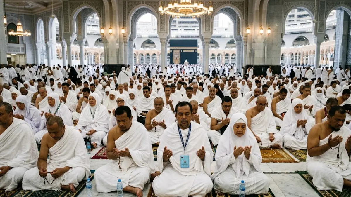 Ilustrasi rangkaian ibadah haji di Masjidil Haram. (Gemini AI)