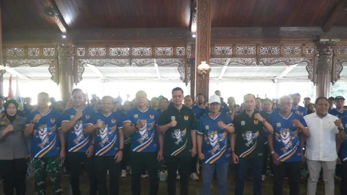 MULUS: Forkopimda Jepara bersama atlet dan pelatih kontingen Jepara pada Porprov 2026 Jateng. 