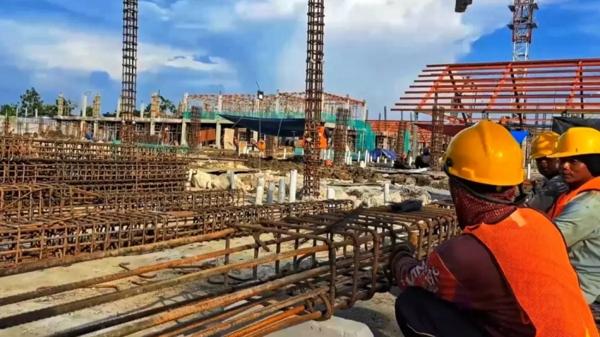 TANGKAPAN LAYAR/RADAR KUDUS

PEMBESIAN: Proyek gedung SR di desa Kaliombo Kecamatan Sulang memasuki tahap pembesian baru-baru ini. 