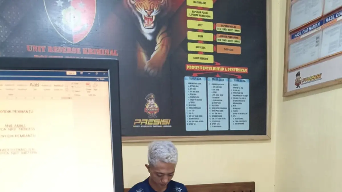 POLSEK PUCAKWANGI UNTUK RADAR KUDUS

DIPERIKSA: Husein dimintai keterangan oleh kepolisian di Polsek Pucakwangi belum lama ini.
