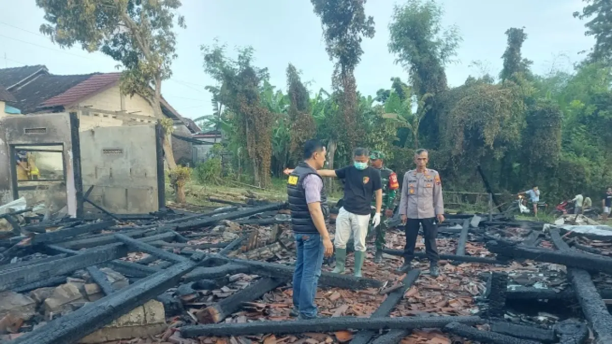 SUPELTAS: Sejumlah supeltas saat mendapatkan reward rompi baru.
