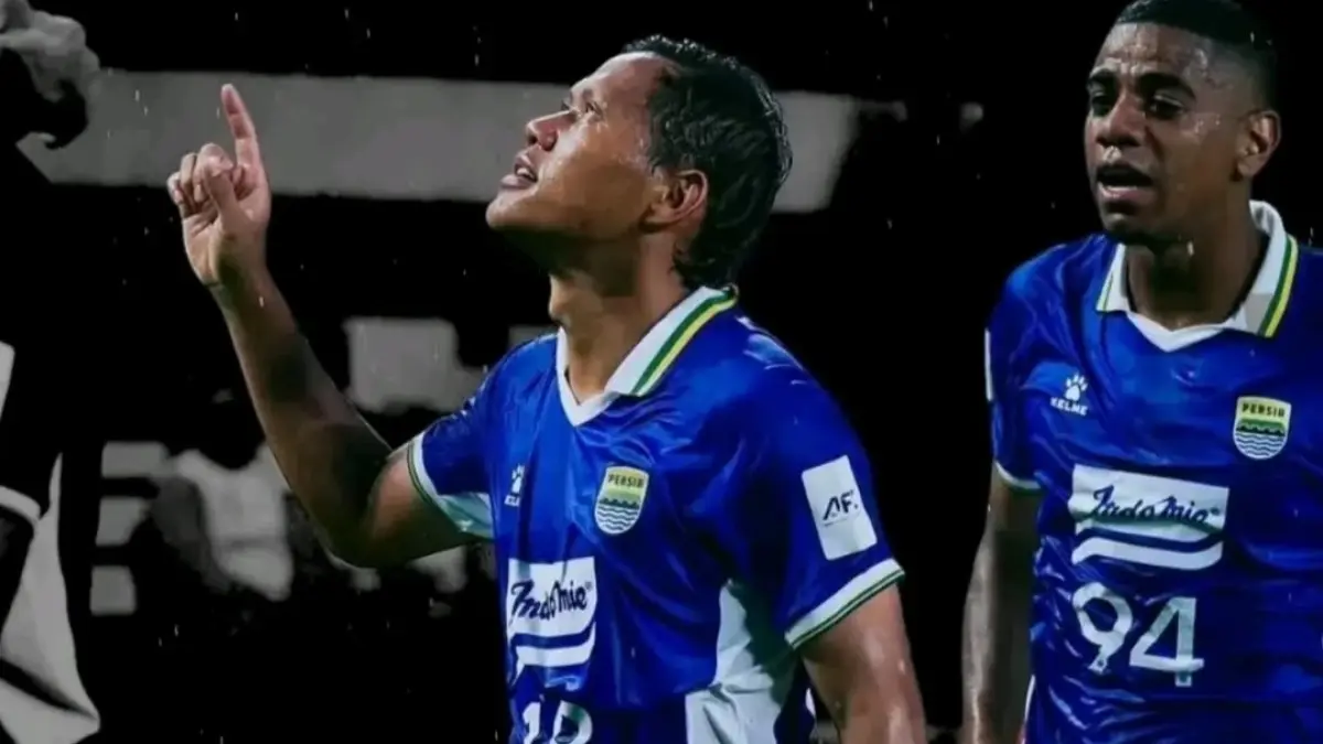Dua Gol Adam Alis Hancurkan Persija, Persib Amankan Tiga Poin Krusial