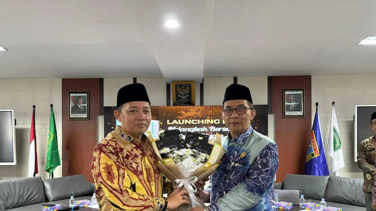 PEDULI LITERASI: Launching buku Melangkah Bersama Mahalui Qiyam dengan inspirator H. Ali Musyafak, S.Ag., M.Pd.I. oleh Kepala Pusat Penelitian Buku Agama, Lektur, dan Literasi Keagamaan Kemenag RI, &nbsp;DR. Sidik Sisdiyanto, M. Pd.