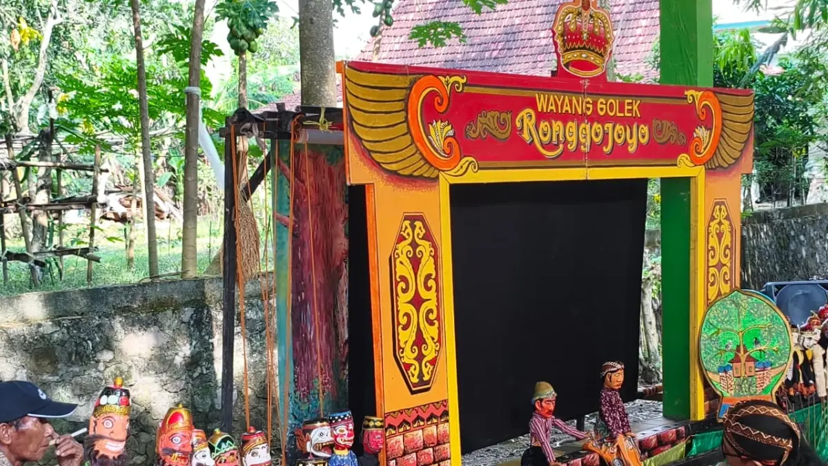 Wayang golek Desa Kudur Kecamatan Winong satu - satunya di Kabupaten Pati dipentaskan setiap sedekah bumi. (ACHMAD ULIL ALBAB/RADAR KUDUS) 