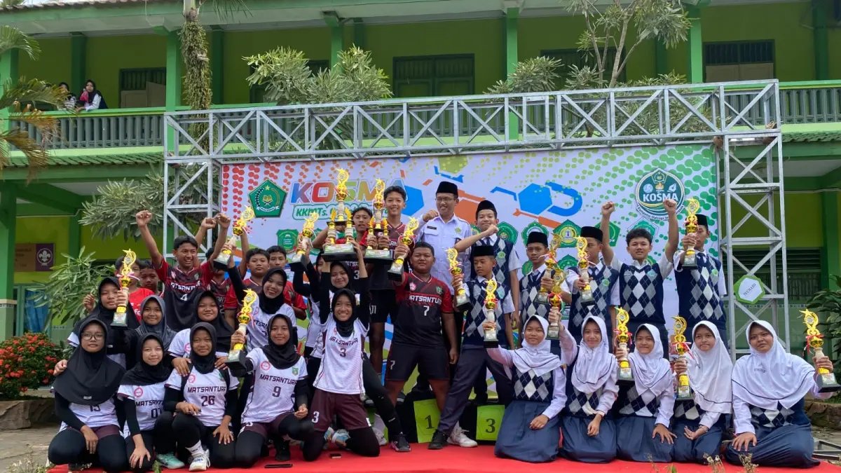 KEREN: MTsN 1 Jepara sukses meraih Juara Umum Putra dan Putri pada KOSMA 2026.