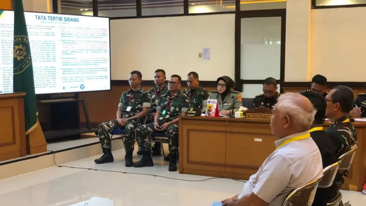 Sidang perkara penyiraman air keras terhadap Wakil Koordinator KontraS Andrie Yunus berlanjut di Pengadilan Militer II-08 Jakarta pada Kamis (7/5). Dalam sidang tersebut hadir 3 orang saksi ahli. (Sahrul Yunizar/JawaPos.com)