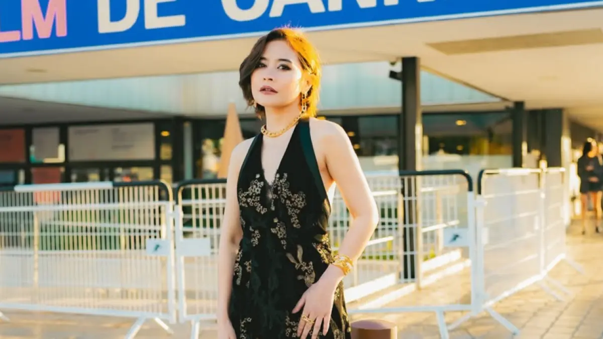 Momen Prilly Latuconsina saat hadir di Cannes Film Festival 2026 (Foto: Instagram @prillylatuconsina96) 