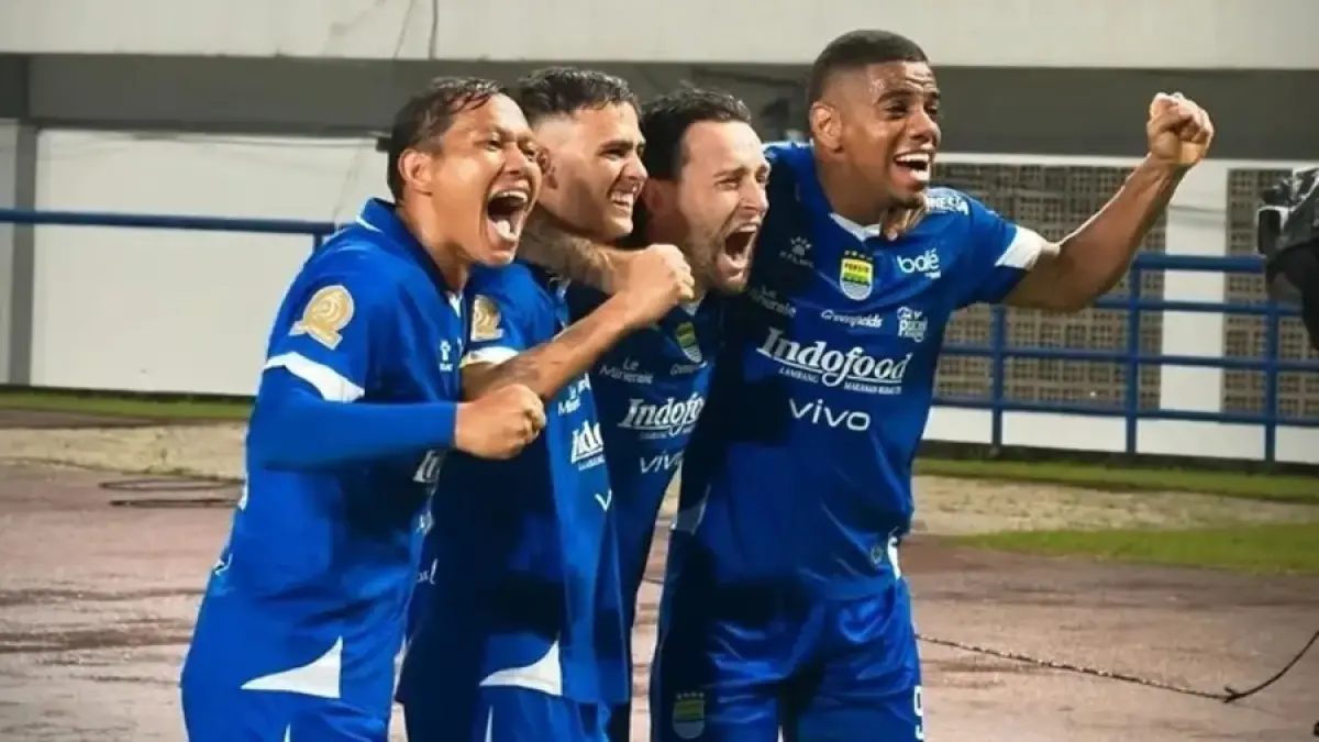 Para pemain Persib berpotensi memastikan status juara Super League hingga pekan terakhir. (Istimewa)