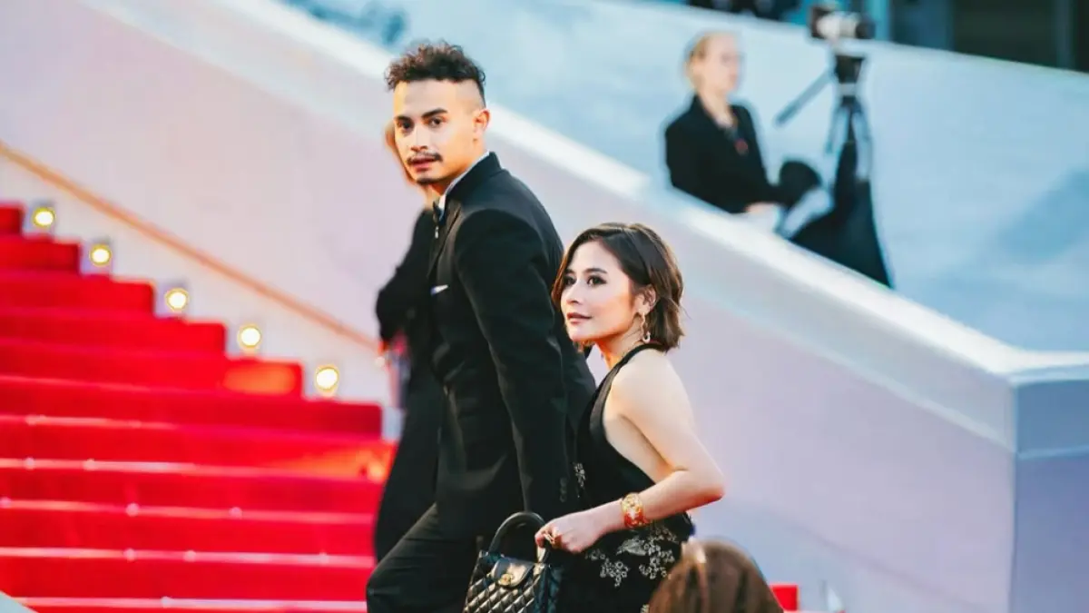 Prilly Latuconsina dan Omara Esteghlal saat hadir di Cannes Film Festival 2026 (Foto: Instagram @prillylatuconsina96) 