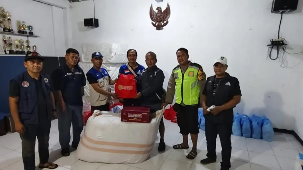 Pemkot Semarang salurkan bantuan untuk warga yang terdampak banjir (Foto: Instagram @semarangpemkot) 