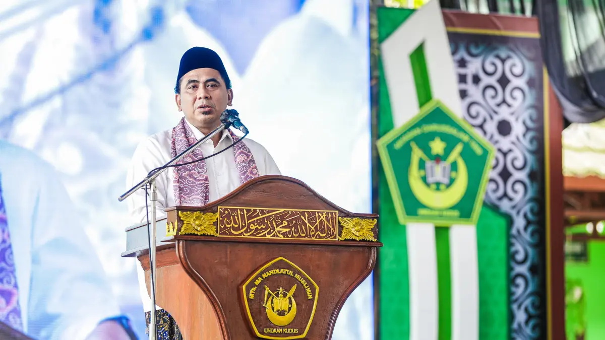 BERI ARAHAN: Wakil Gubernur Jawa Tengah Taj Yasin Maemoen disela &nbsp;acara Muwaadah Pengukuhan dan Pelepasan Peserta Didik Kelas IX & XII MTS MA Nahdlatul Muslimin, Undaan Kidul, Kabupaten Kudus Tahun Ajaran 2026 pada Minggu, 17 Mei 2026.