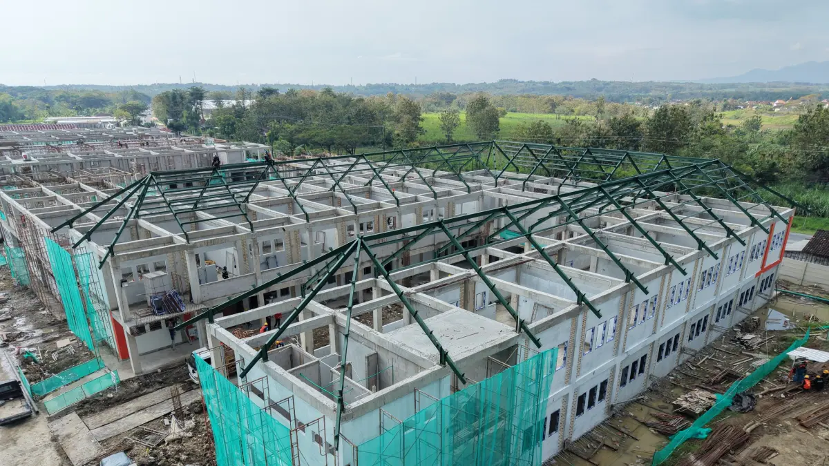 DINSOSPPKB UNTUK RADAR KUDUS

DIKEBUT: Proyek pembangunan konstruksi gedung SR di Desa Kaliombo Sulang. Proyek Rp 200 miliar ini ditargetkan rampung pada tahun ajaran baru 2026 ini.