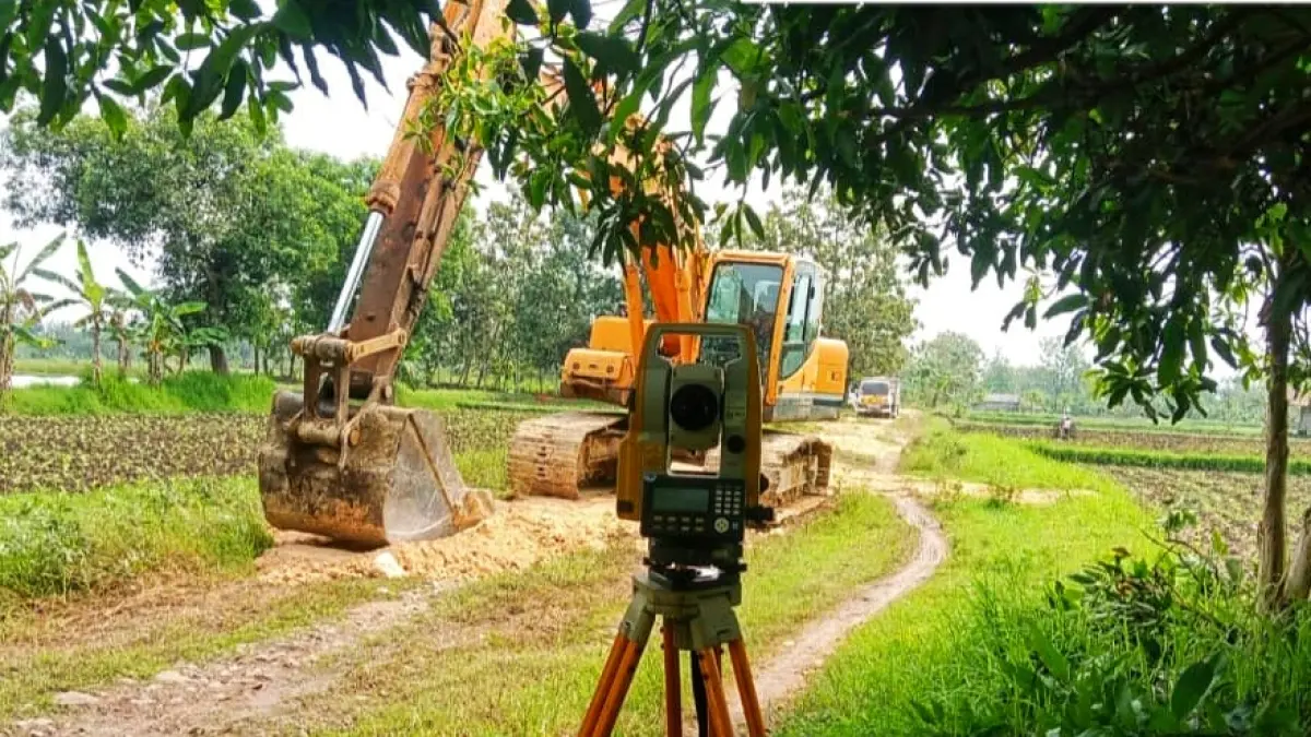 DPUTARU REMBANG UNTUK RADAR KUDUS

SUPERVISI: Kegiatan supervisi pembangunan embung Kaliombo, Sabtu lalu (16/5).