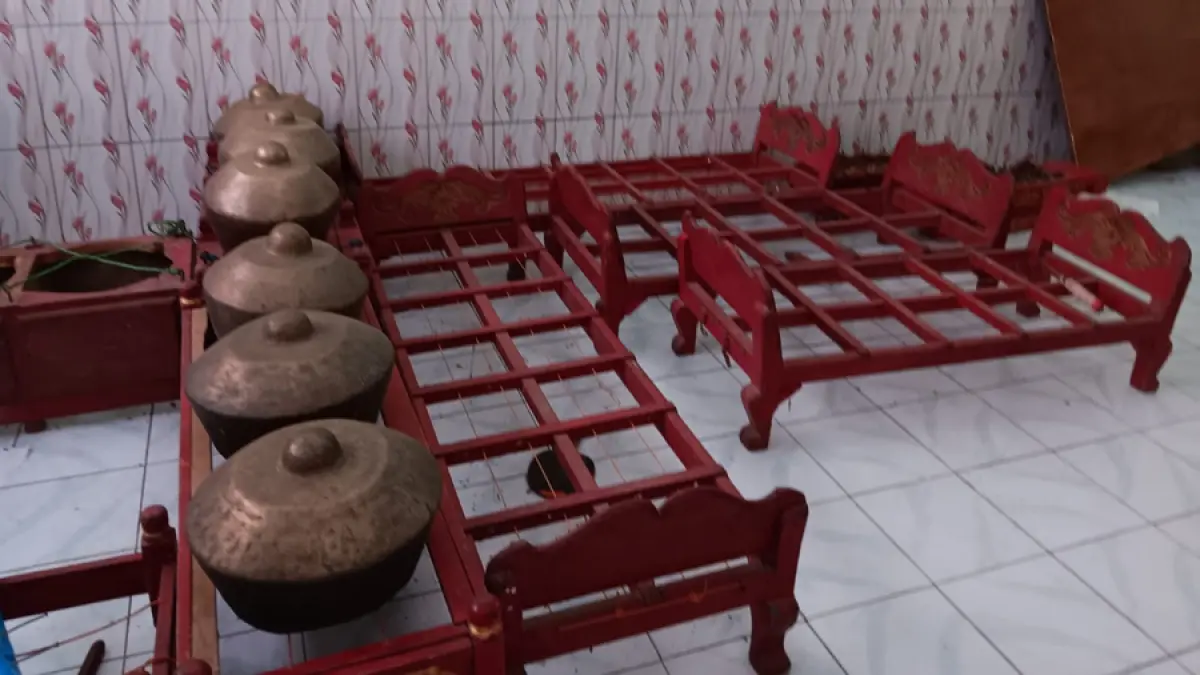 HILANG: Gamelan yang masih utuh. Lainnya hilang digondol maling dan baru tahap penyelidikan. (SMP SATU ATAP UNDAAN UNTUK RADAR KUDUS)