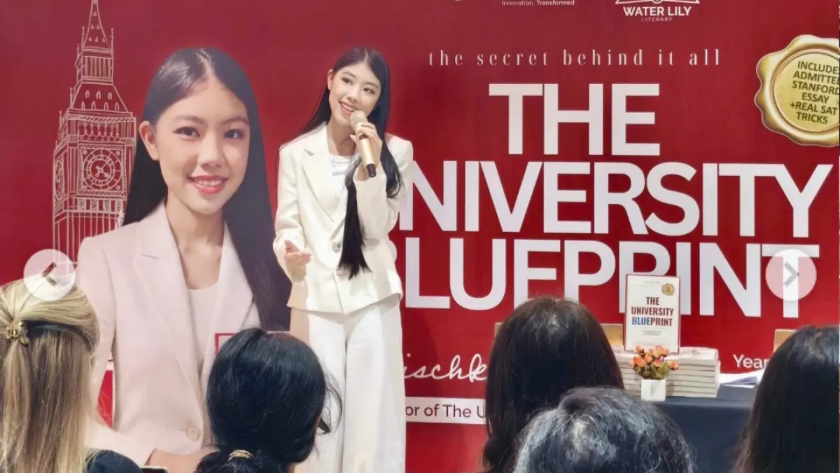 Mischka Aoki meluncurkan buku berjudul The University Blueprint (Foto: Instagram @mischkadevon) 