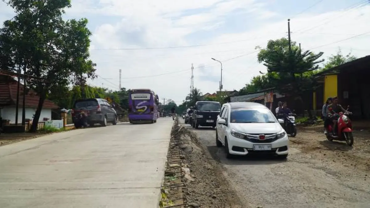TAHUN INI BAKAL DIGENCAR: Pemebangunan betonisasi jalan sepanjang jalan dari perempatan Nalumsari hingga perbatasan Jepara-Gebog Kudus.