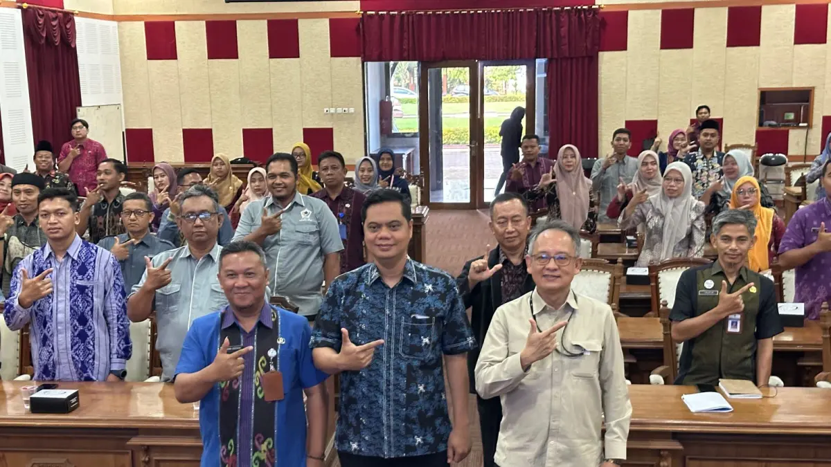 GASPOL: Bupati Jepara Witiarso Utomo saat membuka kegiatan Pembinaan Bursa Kerja Khusus (BKK) dan Sosialisasi Peluang Kerja ke Luar Negeri bagi Aparat Kecamatan Tahun 2026 di Gedung Shima Setda Jepara, Selasa (19/5/2026).