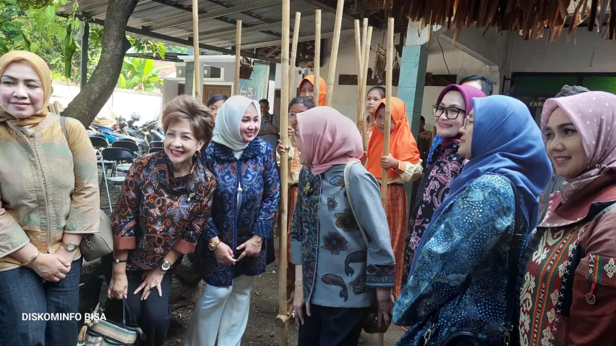 SERU: Kunjungan Dewan Kerajinan Nasional bersama Kementerian Pendidikan Dasar dan Menengah ke Sanggar Carang Pakang dan Nalendra Galeri di Kabupaten Jepara, Rabu (20/5/2026). DISKOMINFO JEPARA UNTUK RADAR KUDUS