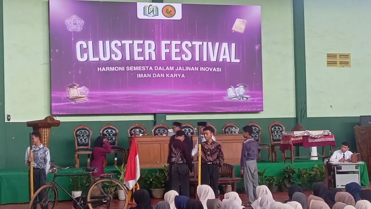 MERIAH: Siswa-siswi MAN 1 Jepara tampil menghibur pada gelara  Cluster Festival 2026. 