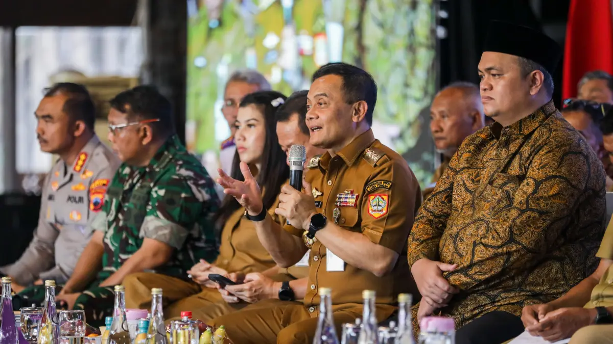 BERI ARAHAN: Gubernur Jawa Tengah Ahmad Luthfi disela acara Rembug Pembangunan Jawa Tengah 2026 di Pendopo Kabupaten Kudus, Selasa, 26 Mei 2026.
