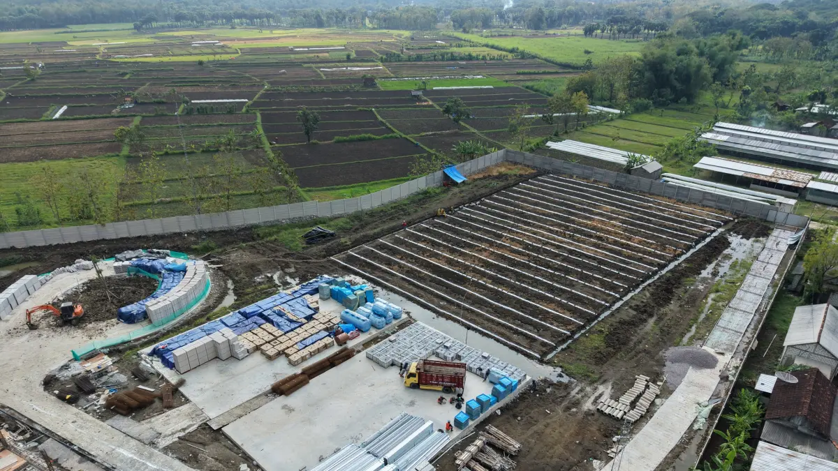 DPUTARU REMBANG UNTUK RADAR KUDUS
KEJAR TARGET: Proses pembangunan Sekolah Rakyat (SR) di Kaliombo, Sulang, Rembang terus dirampungkan agar tahun ajaran baru nanti sudah bisa ditempati.&nbsp;
