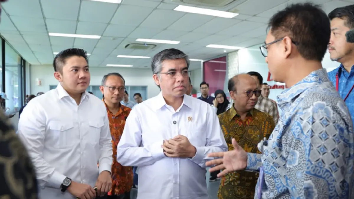 Menaker tinjau program magang nasional 2025. Foto: Jawapos
