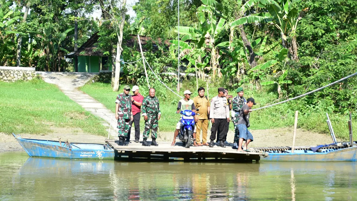 PENYEBRANGAN: Salah satu titik yang akan dibangun Jembatan Gantung Garuda. (INTAN MAYLANI/RADAR KUDUS)