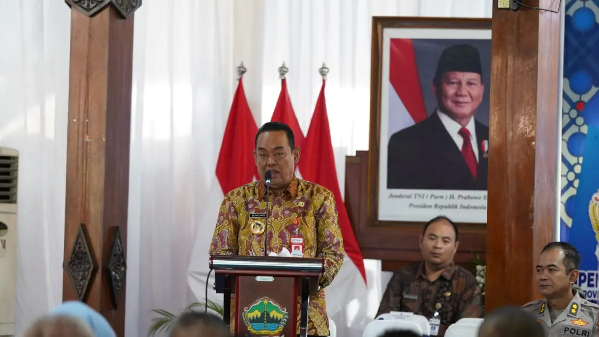 SAMBUTAN: Bupati Grobogan Setyo Hadi saat memberikan sambutan di Rembug Pembangunan Jateng wilayah Kedungsepur di Pendapa Grobogan.