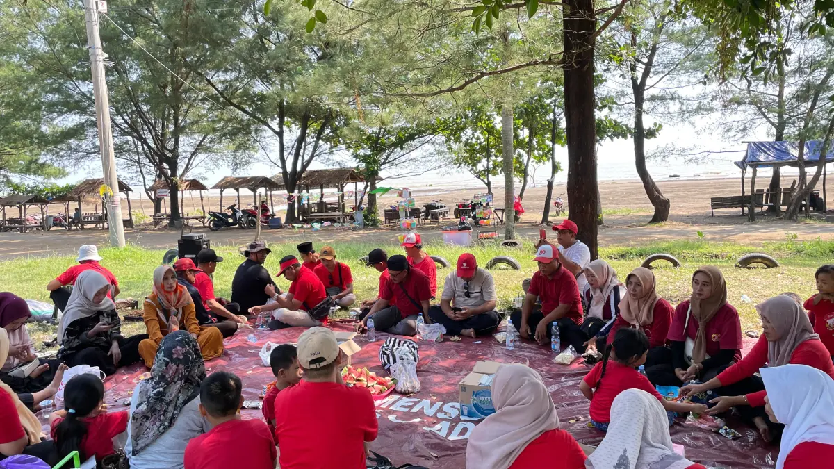 SEMANGAT: Pemerintah Desa Dukuhseti, Kecamatan Dukuhseti, Kabupaten Pati, menggelar kegiatan family gathering dalam rangka memperingati dan merefleksikan Hari Lahir Pancasila, Minggu (1/6/2026).