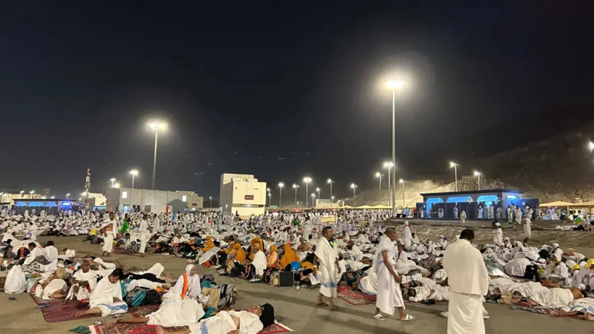 Jamaah Haji Indonesia melaksanakan mabit di Muzdalifah. kuota haji Indonesia untuk 2027 berpeluang tetap 221.000, bahkan ada kemungkinan dapat tambahan. (Bayu Putra/JawaPos.com)