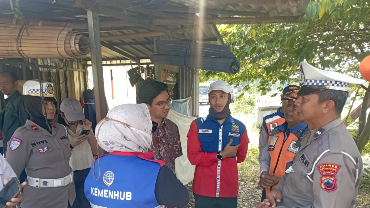 VERIFIKASI: Tim gabungan saat melakukan verifikasi di tiga titik perlintasan sebidang di wilayah Kabupaten Grobogan.