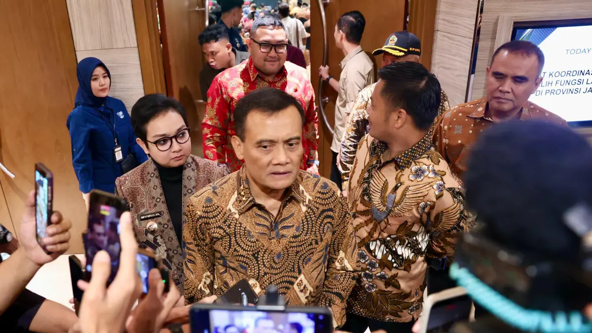 BERI PENJELASAN: Gub Jateng Ahmad Luthfi kepada wartawan usai acara Rakor Pengendalian Alih Fungsi Lahan Sawah di Hotel Gumaya, Kota Semarang, Kamis, 4 Juni 2026.
