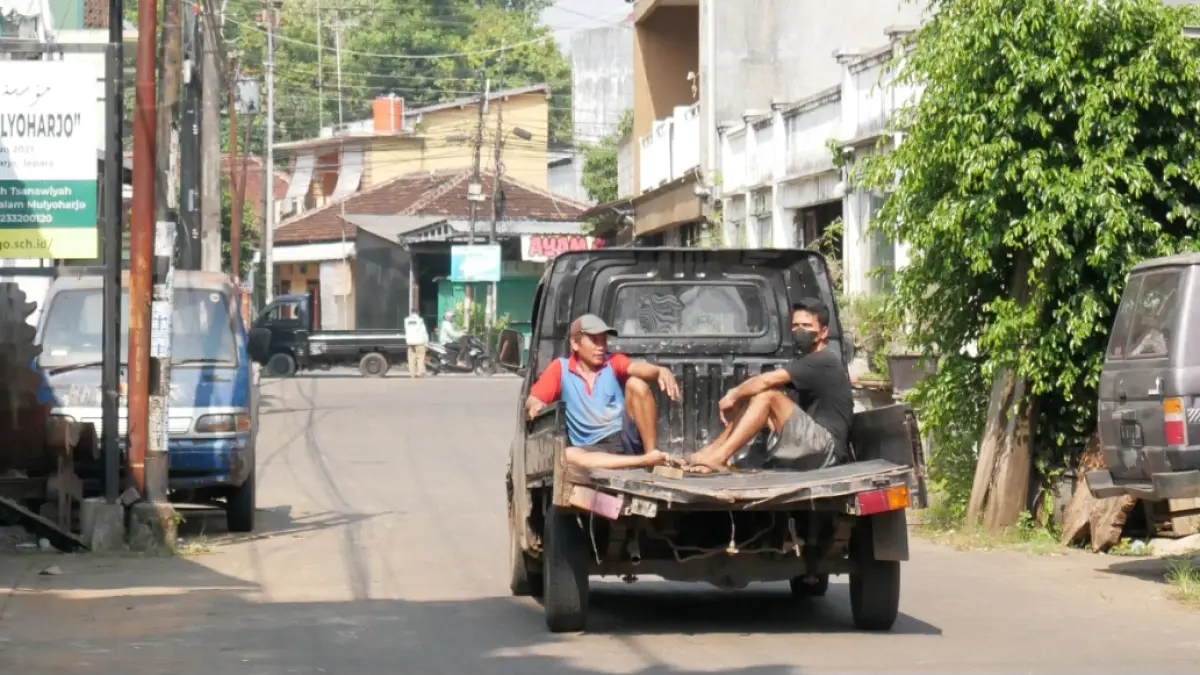 PERCANTIK: Kondisi area Sentra Patung dan Ukir Desa Mulyoharjo akan dilakukan penataan area pedestrian. (FIKRI THOHARUDIN/RADAR KUDUS)