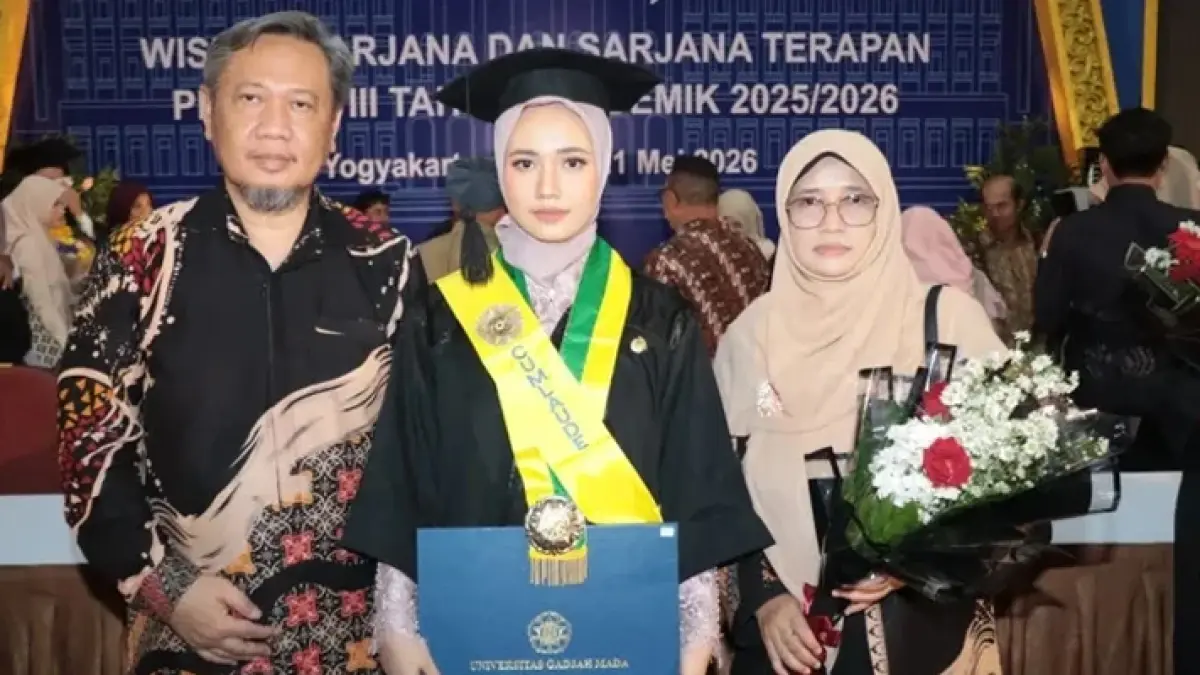 Fulviana Ramadlonia Agung Putri dan keluarga. Foto: dok. Universitas Gadjah Mada